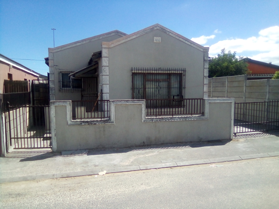 8 Bedroom Property for Sale in Belhar Western Cape